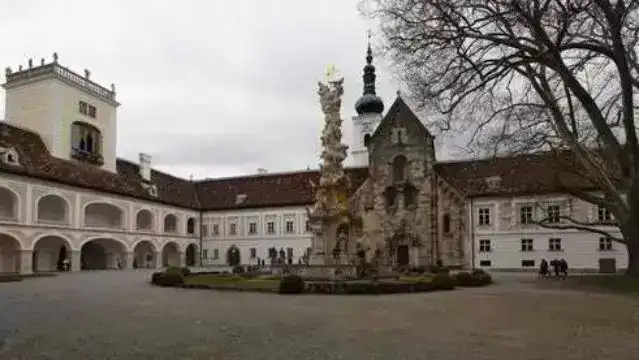 欧洲中世纪哥特式建筑的代表作