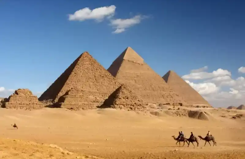 关于埃及金字塔的资料简介