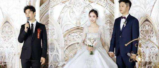 黄晓明回老家参加表弟婚礼，担任主婚人挺拔帅气，新娘高颜值吸睛！