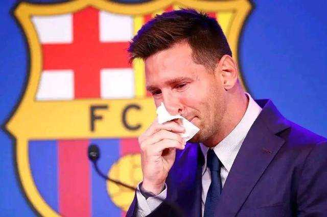 阿根廷夺冠梅西加冕球王，拿下大力神杯没流泪的他，曾哭过3次