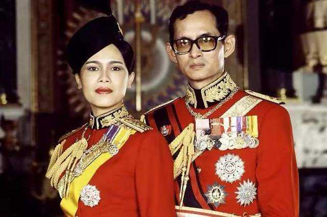 泰国王室最受宠的女人，诗丽吉出轨保镖获原谅，力挺儿子坐稳王位
